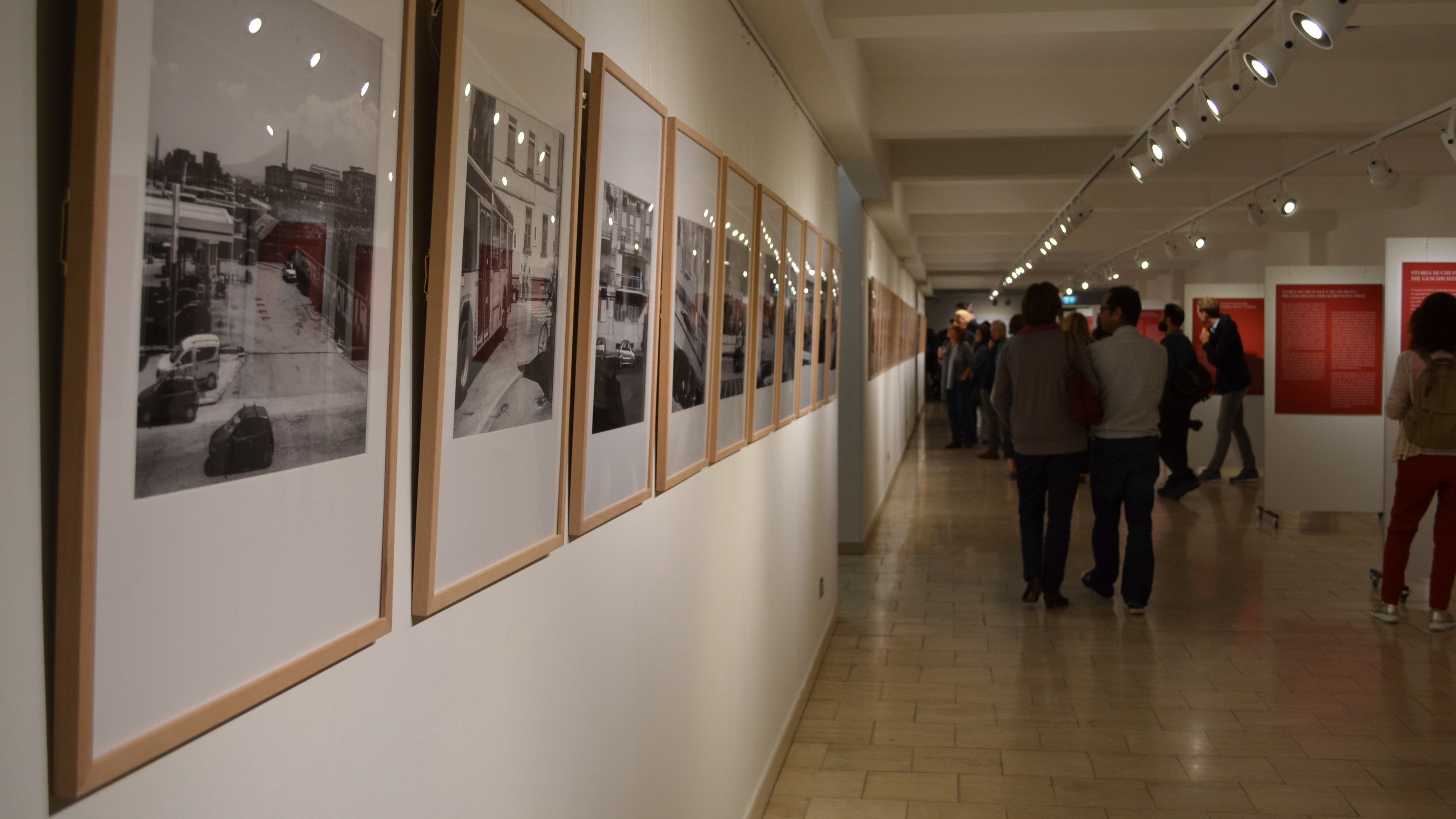Beitrag zu Fotoausstellung zur Neapolitanischen Saga im Italienischen Kulturinstitut Berlin