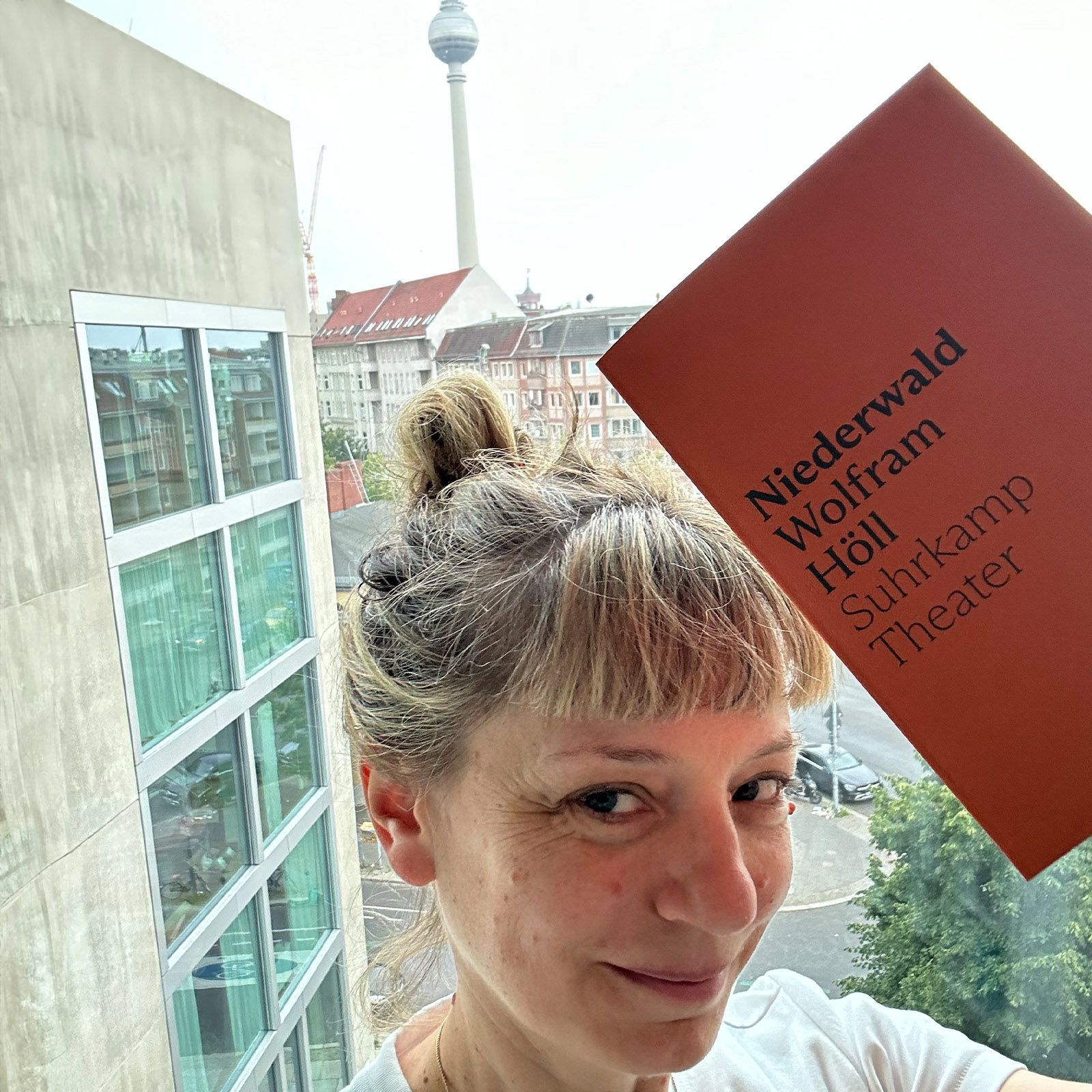 Yvonne Büdenhölzer (Theater Verlag) empfiehlt Wolfram Höll, Niederwald