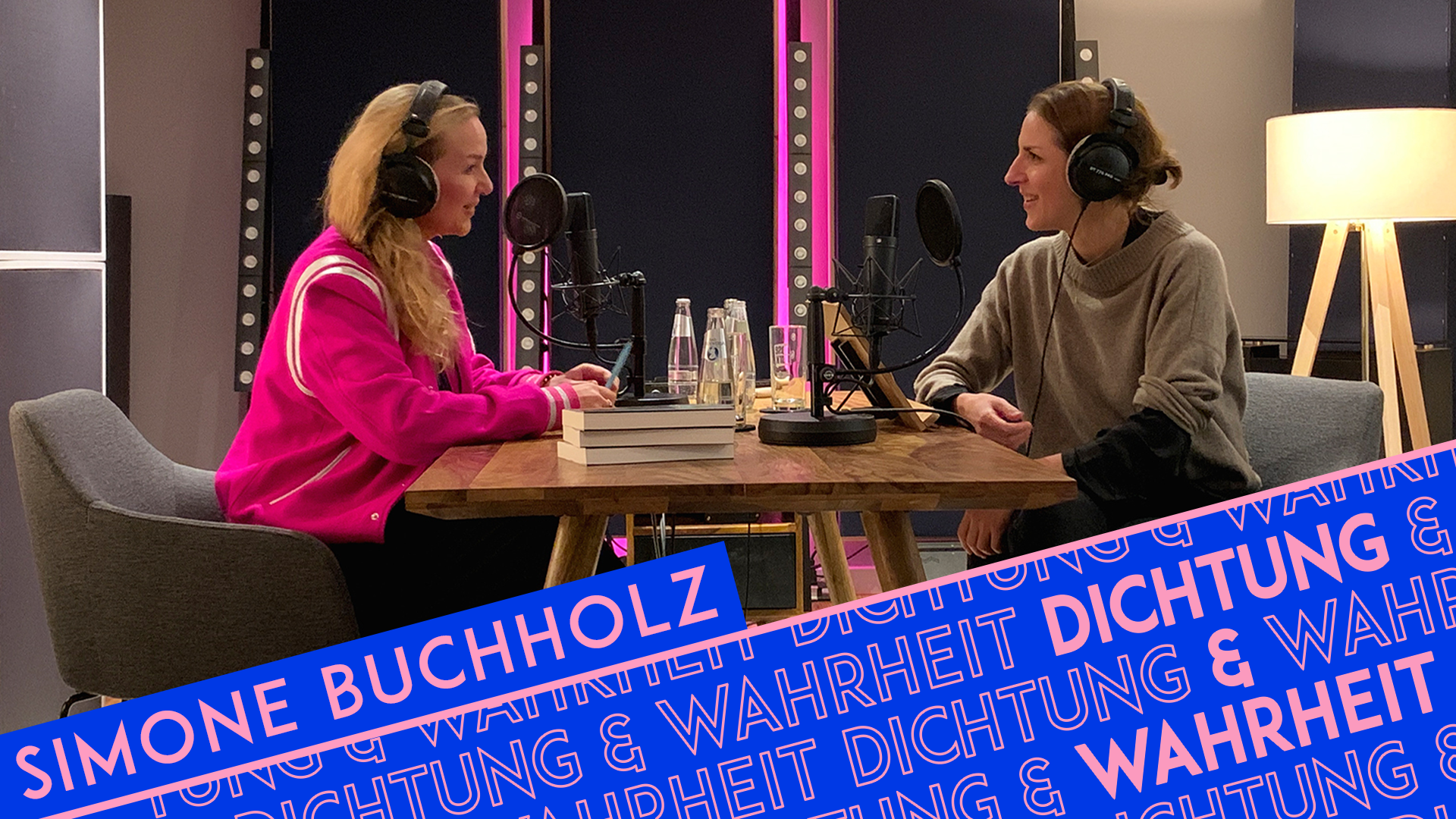 Beitrag zu Podcast: Simone Buchholz, what helps against the pains of being human? | Dichtung & Wahrheit #3